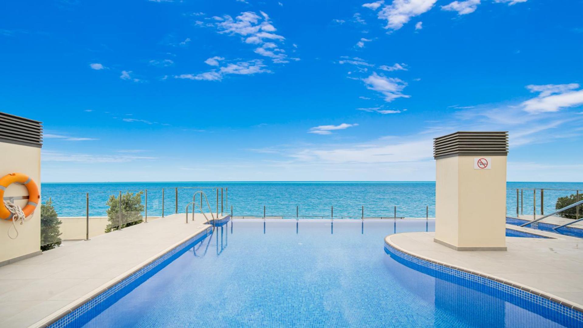 Splendid View Cosmo Beach Between Cancelada And Estepona Exterior photo